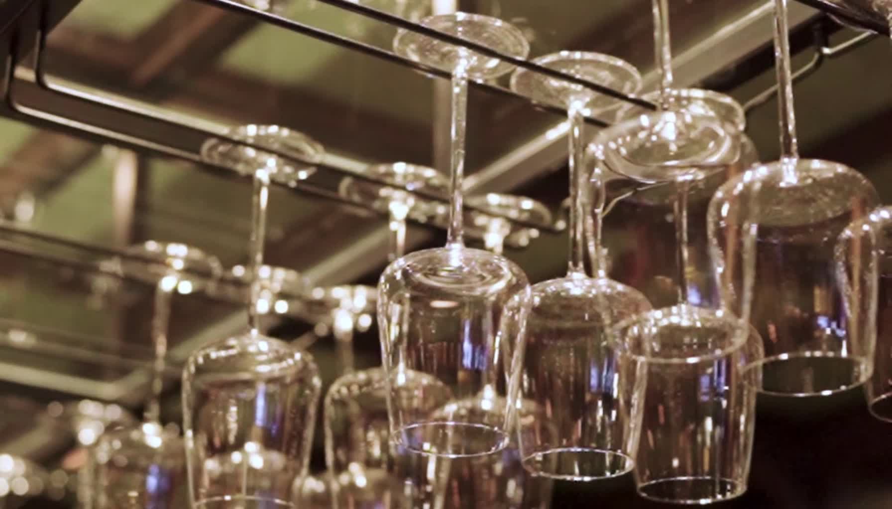 What Guests Decide in the First 60 Seconds: Restaurant First Impression Design
